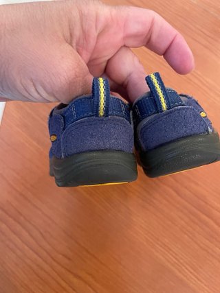 Sandalias Keen talla 22