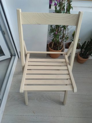 Silla de balcón de madera