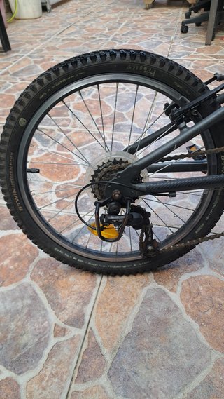 Bicicleta MTB WYLDEE 20 Negra/Naranja