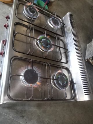 Cocina Industrial 5 Fuegos a gas y horno eléctrico