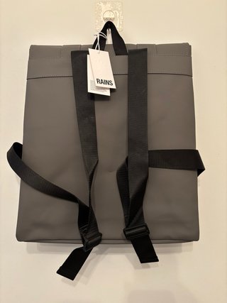Mochila Rains impermeable gris