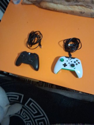 Mandos Xbox One S - 1 por 20€, 2 por 35€