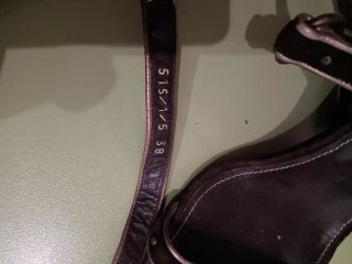 Sandalias Marrones y Doradas