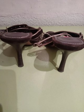 Sandalias Marrones y Doradas