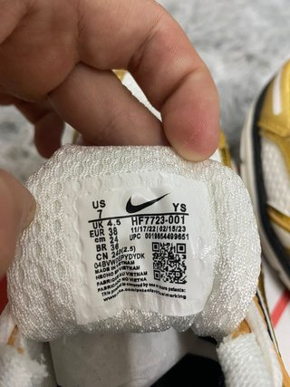 Nike Zoom Vomero 5 Blanco/Dorado Talla 39