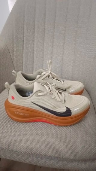 Nike  Vomero Plus