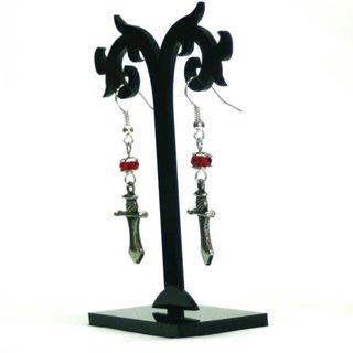 Pendientes Espadones y cristales rojos