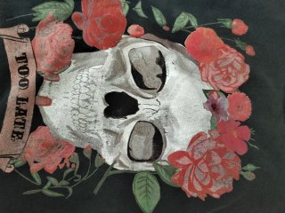 Camiseta Dear Tee Calavera Flores