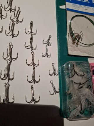 Surtido de anzuelos de pesca