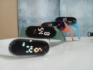 Reloj Digital LED Multicolor