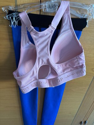 Conjunto deportivo talla S con sujetador y legging