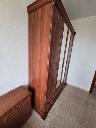 Juego de cuarto madera oscura