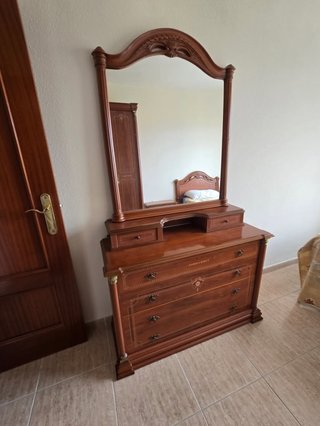 Juego de cuarto madera oscura