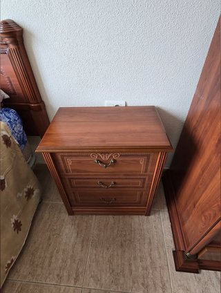 Juego de cuarto madera oscura