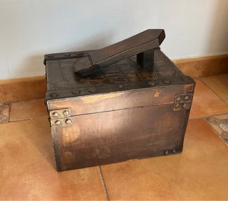 Caja vintage para limpieza de zapatos