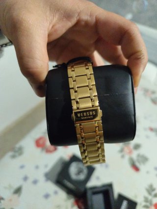 Reloj versus Versace