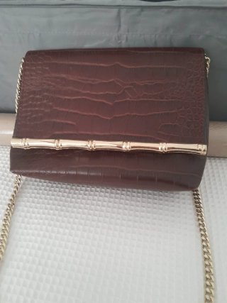 Bolso de fiesta Zara marrón y dorado