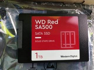 Synology DS124 + WD Red 1TB NAS SSD