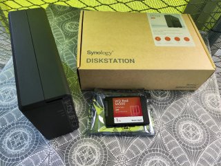 Synology DS124 + WD Red 1TB NAS SSD