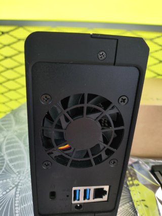Synology DS124 + WD Red 1TB NAS SSD