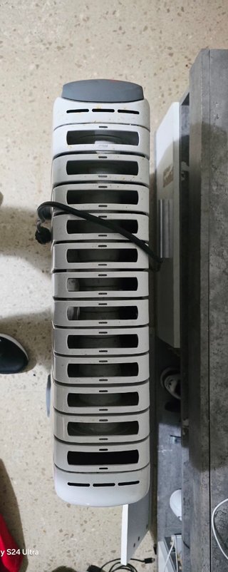 Radiador DeLonghi Gris y Blanco