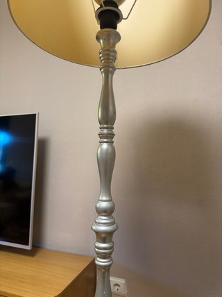 Lampara de pie madera plata