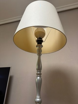 Lampara de pie madera plata