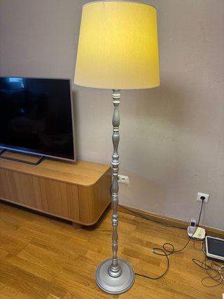 Lampara de pie madera plata