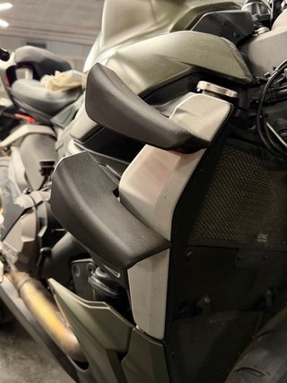 Alerones Ducati Streetfighter V4/V4S Negros