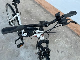 Bicicleta TREKKING mujer Paseo y Senderismo