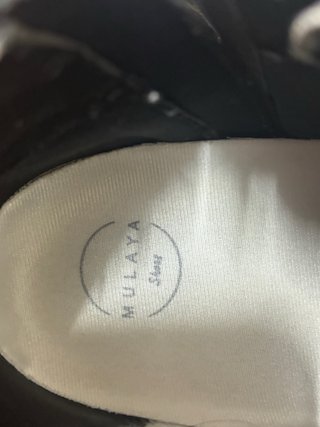 Zapatillas deportivas altas grises y blancas