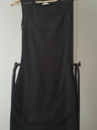 Vestido negro Pull and Bear talla 32