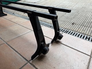 Barras de techo Thule para vierteaguas.