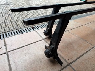 Barras de techo Thule para vierteaguas.