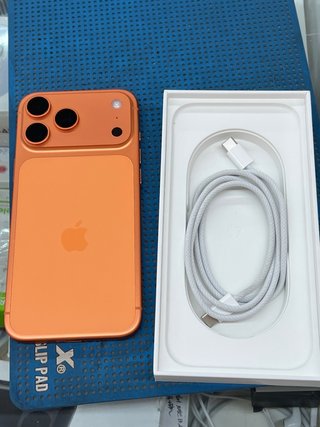 iPhone 17 Pro Max Dorado