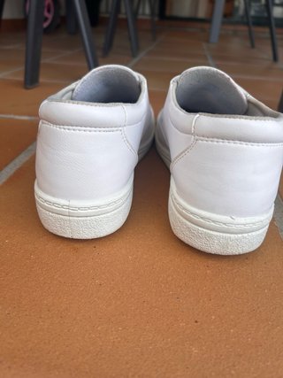 Zuecos Dian Talla 37 y 39 Blancos