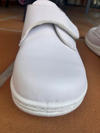 Zuecos Dian Talla 37 y 39 Blancos