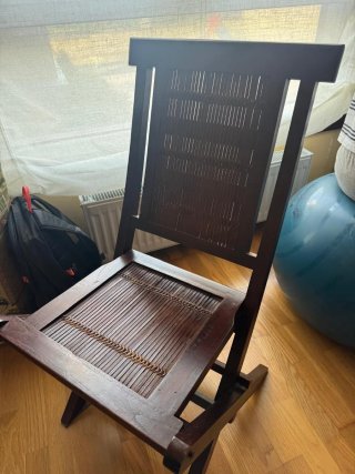 Silla plegable de madera y bambú