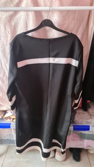 Vestido negro y blanco con encaje