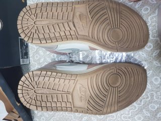 Nike Air Jordan 1 Mid Beige/Rosa