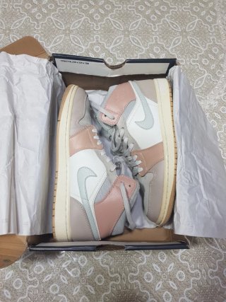 Nike Air Jordan 1 Mid Beige/Rosa
