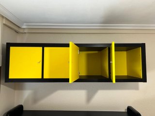Escritorio, Estantería y Silla Negra