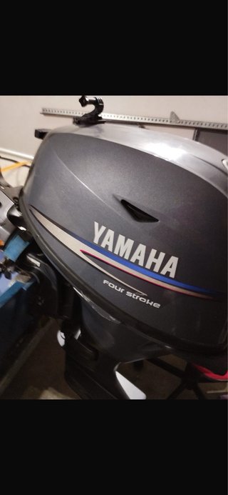 Lancha con remolque y motor yamaha 4 tiempos