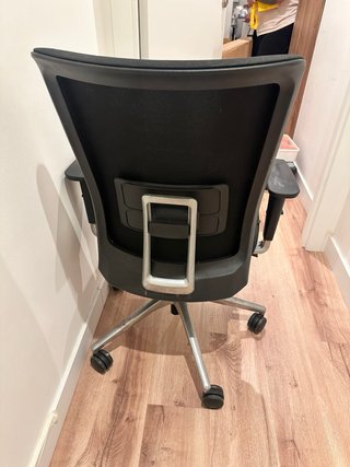 Silla de oficina negra