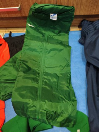 Lote 6 prendas deportivas JOMA Talla XL