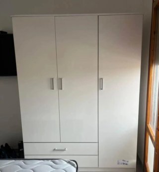 Armario blanco 3 puertas y 1 cajón