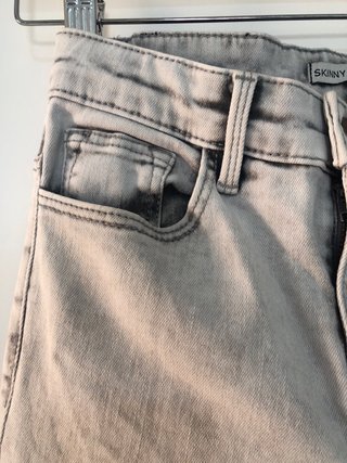 Vaqueros Stradivarius mujer talla 34 gris