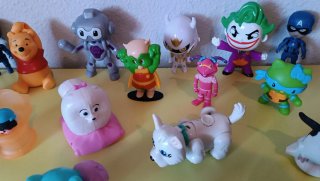 Lote de 23 figuras de colección