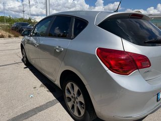 Opel Astra 2014