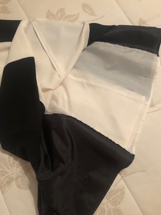 Vestido de fiesta beige y negro